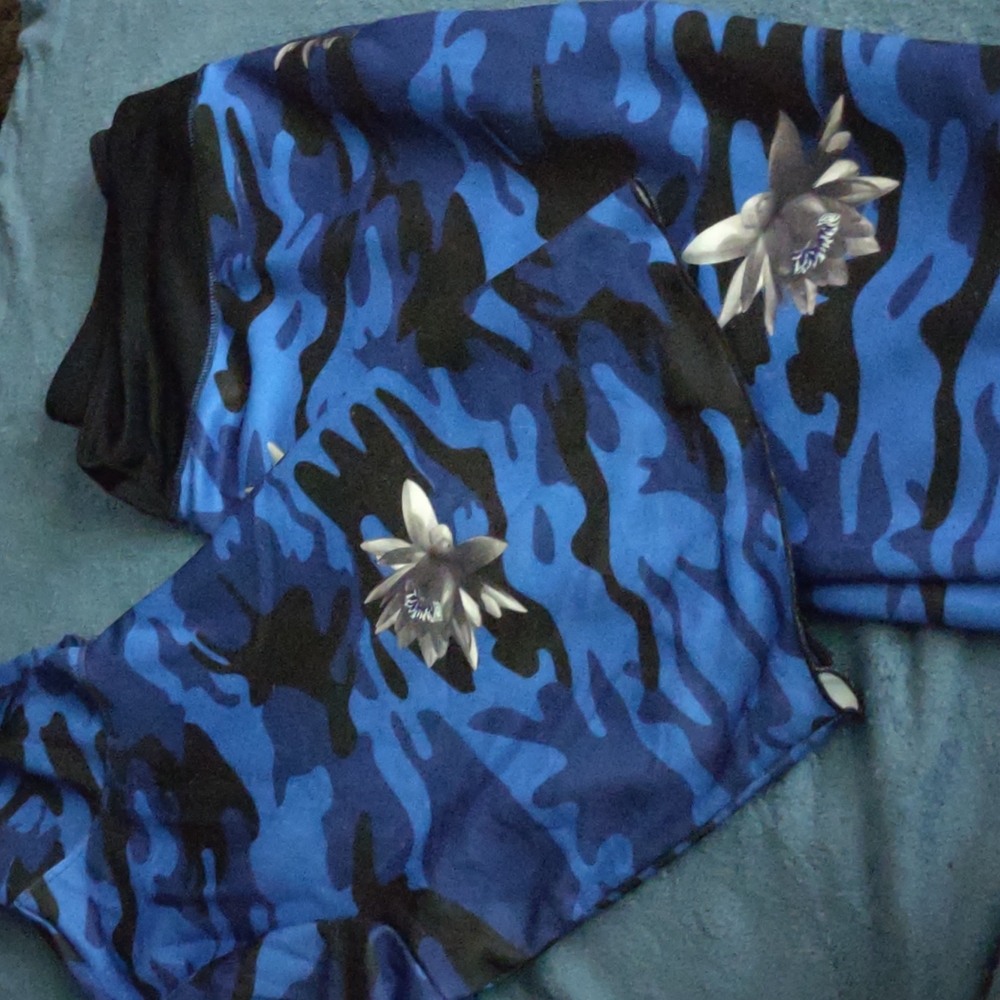 Back and blue long sleeve legging set